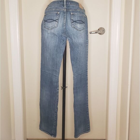 Abercrombie Maddy light blue low-rise straight leg denim jeans - Picture 2 of 11